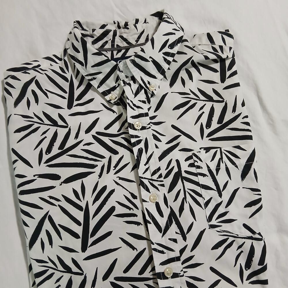 Chaps Men's Large Palm Print Hawaiian Style Short-Sleeved Button-Up EASY CARE